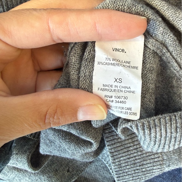 Vince Ombre Black and Gray Sweater Cashmare/ Wool Blend - Picture 6 of 6